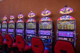 Meja roulette dealer langsung prima 123 tampil di layar ponsel dengan streaming HD